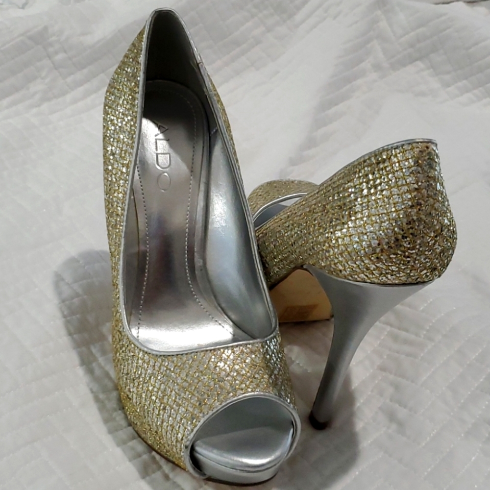 Aldo Sequined Platform Heels Size 6